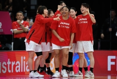 奥运会女篮半场：梅思曼14+3 日本女篮单节7分 23-39落后于比利时